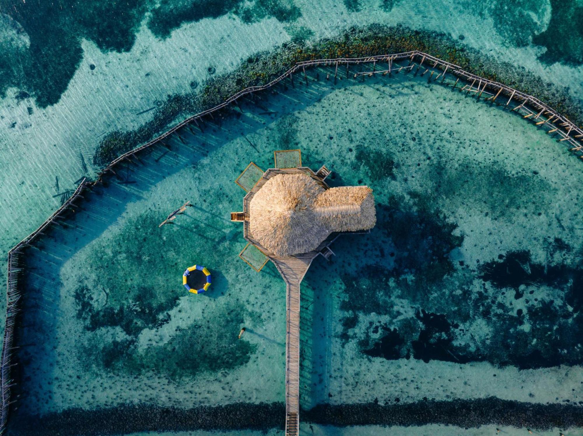 Thatch Caye Resort A Muy'Ono Resort Hopkins Buitenkant foto
