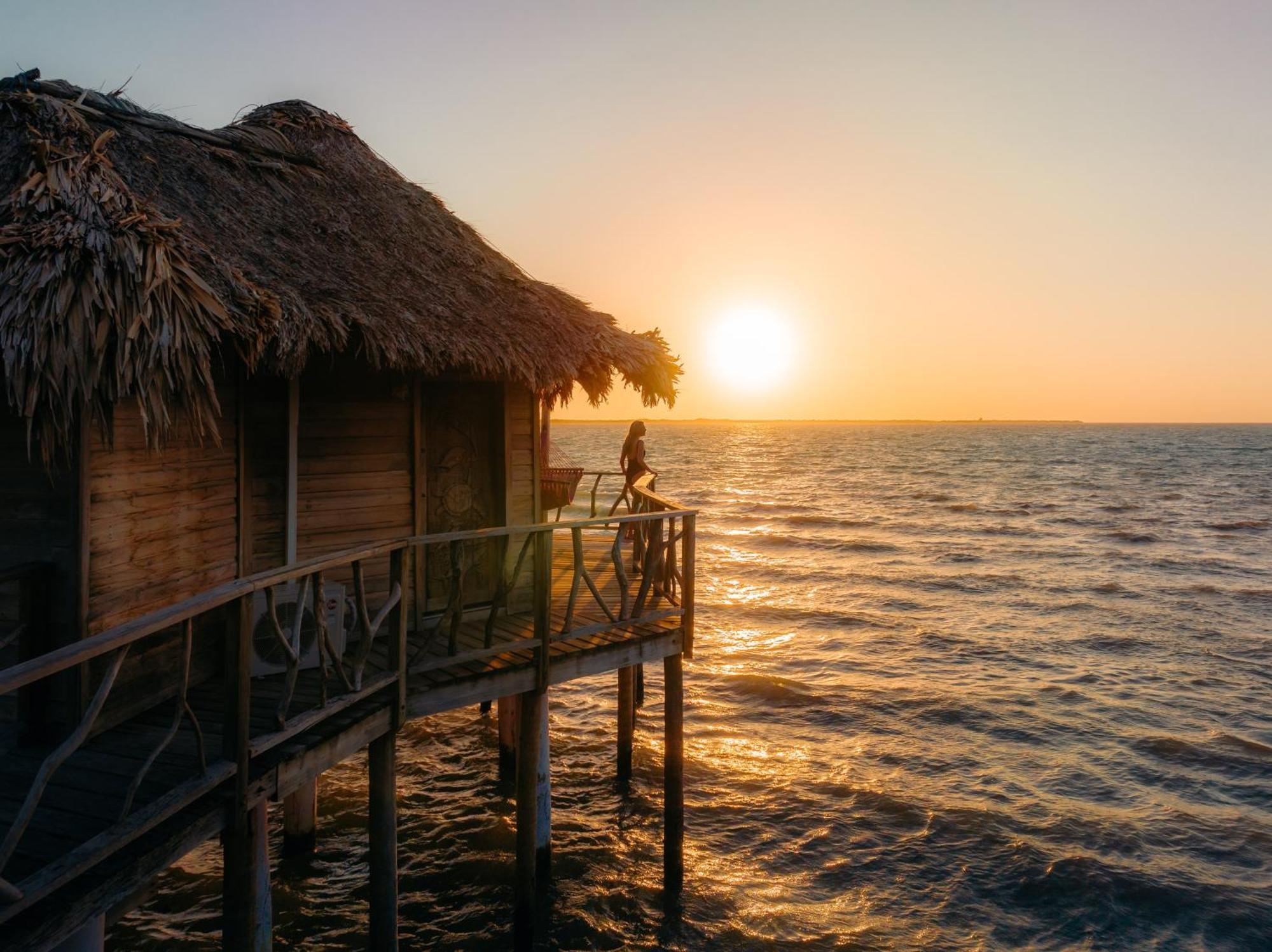 Thatch Caye Resort A Muy'Ono Resort Hopkins Buitenkant foto