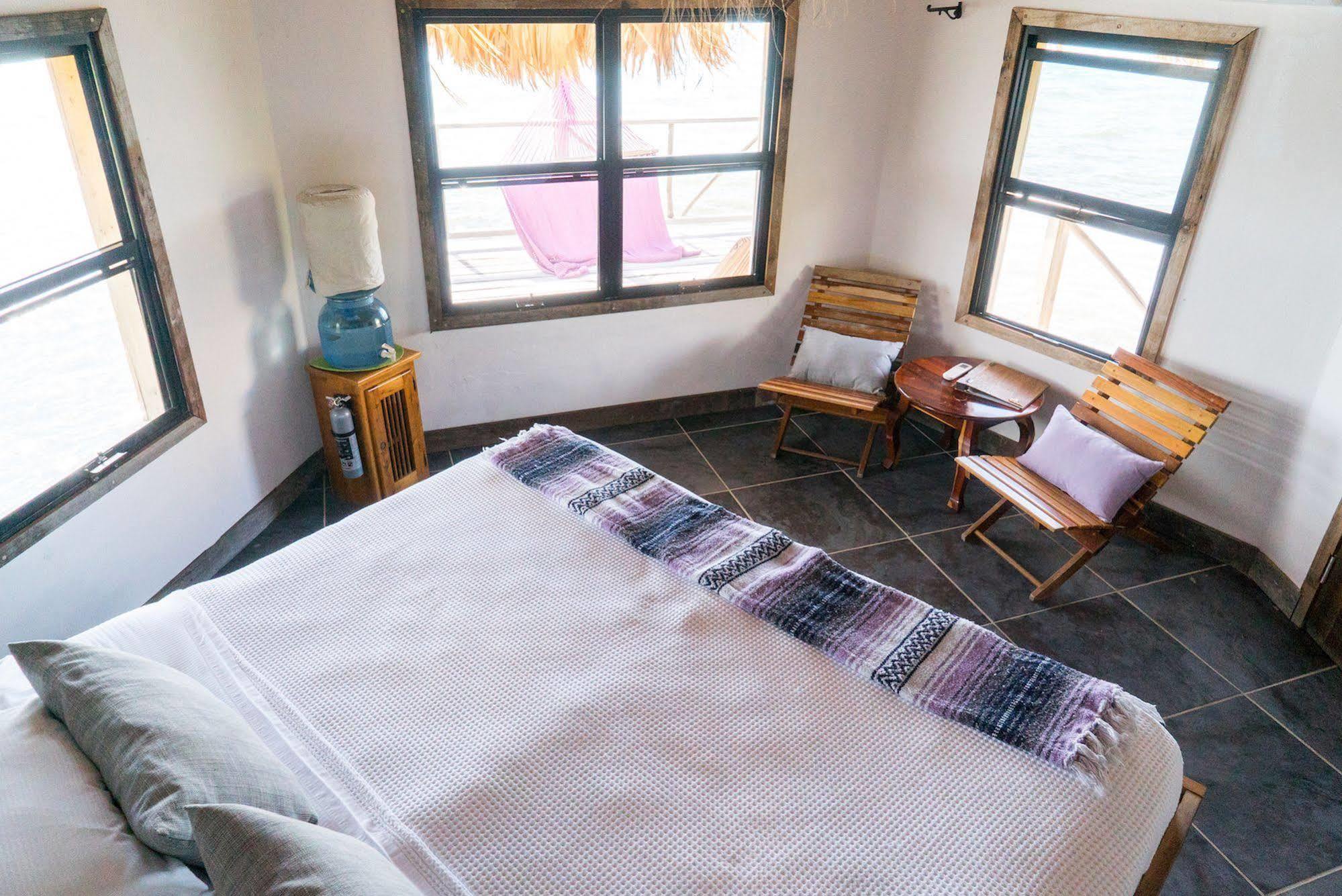 Thatch Caye Resort A Muy'Ono Resort Hopkins Buitenkant foto